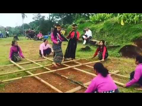 RANGKUK ALU PERMAINAN TRADISIONAL MANGGARAI