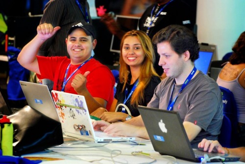 Caio, Luiza e Renê Fraga