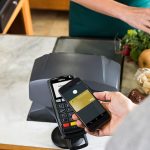 Imagem relacionada a Em breve não será necessário aproximar tanto os dispositivos para transações NFC