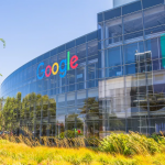 Imagem relacionada a Google e GoDaddy tiram site de neonazista do ar