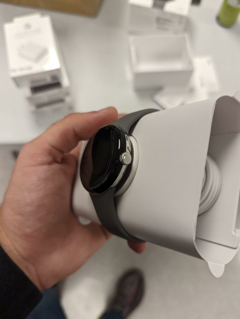 Imagem relacionada a Google Pixel Watch aparece em imagens postadas no Reddit