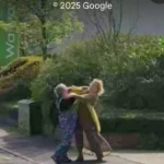 Imagem relacionada a Amigas viralizam após aparecerem “brigando” no Google Street View