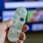 Imagem relacionada a Google TV pode ganhar controle remoto iluminado