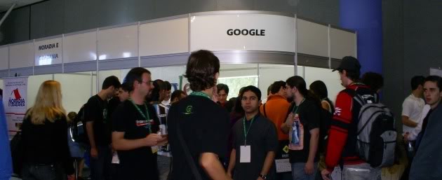 Imagem relacionada a FISL 9.0: Google promove troca de camisetas por currículos