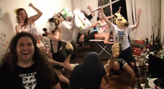 Imagem relacionada a YouTube entra na dança do meme Harlem Shake