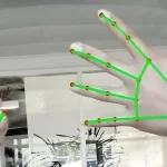 Imagem relacionada a SignGemma: IA do Google que traduz língua de sinais em texto falado será gratuita e aberta