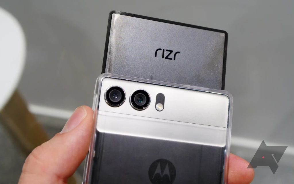 Imagem relacionada a Motorola Rizr, o celular conceito da Motorola com tela rolável