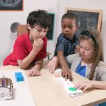 Imagem relacionada a Google anuncia Project Bloks para ensinar programação para crianças