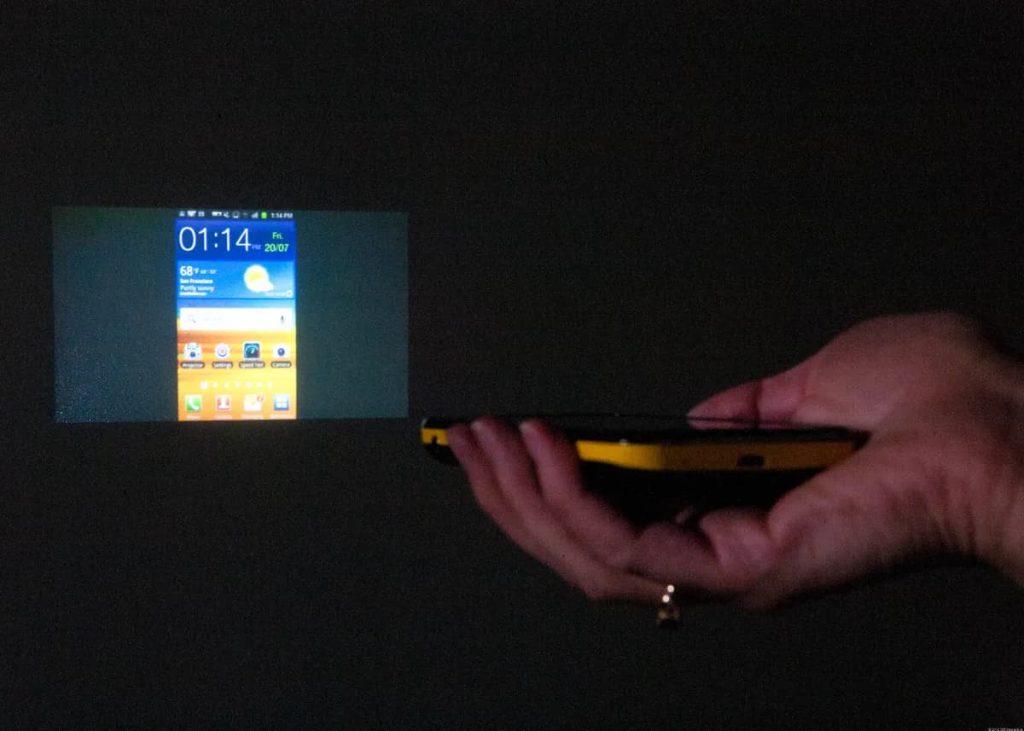 Imagem relacionada a Você lembra? Samsung S Beam contava com projetor integrado