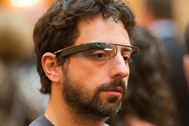 Imagem relacionada a Project Glass: Sergey Brin aparece usando os óculos do Google