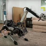 Imagem relacionada a Boston Dynamics apresenta novo robô-girafa SpotMini