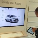 Imagem relacionada a Toyota utiliza Chrome digital signage para mostrar detalhes técnicos aos clientes