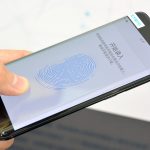 Imagem relacionada a Lançado Android com sensor de impressão digital na tela