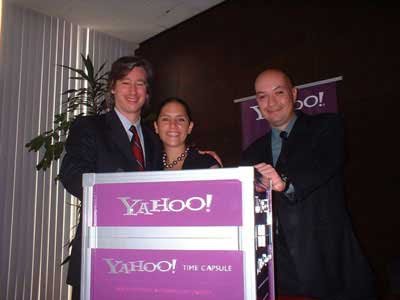 Imagem relacionada a Cápsula do Tempo do Yahoo! será aberta em 2020. Ou não.